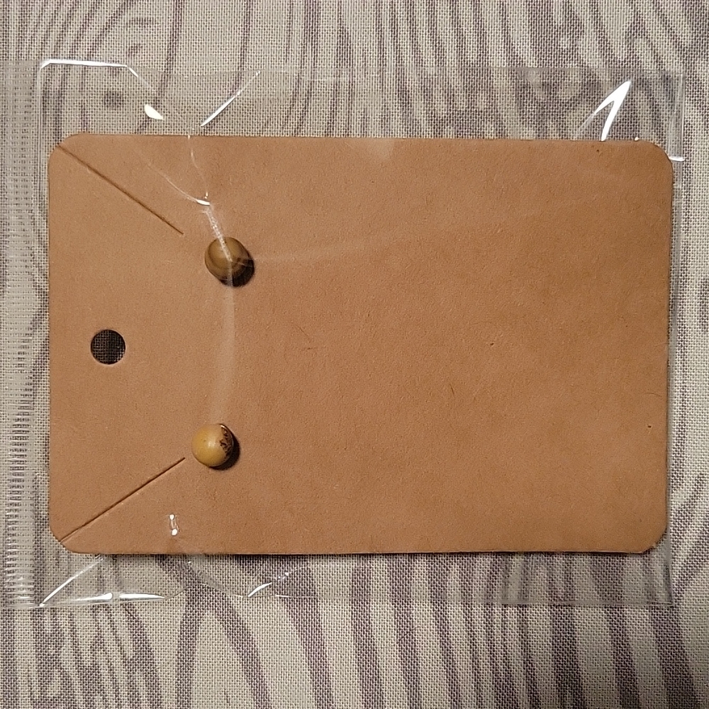 🔴Beige Stud Earrings🔴